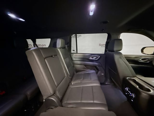 Used 2023 Chevrolet Suburban LT w/ Luxury Package image 32