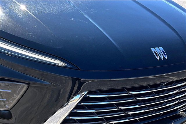 Used 2025 Buick Enclave Preferred image 33