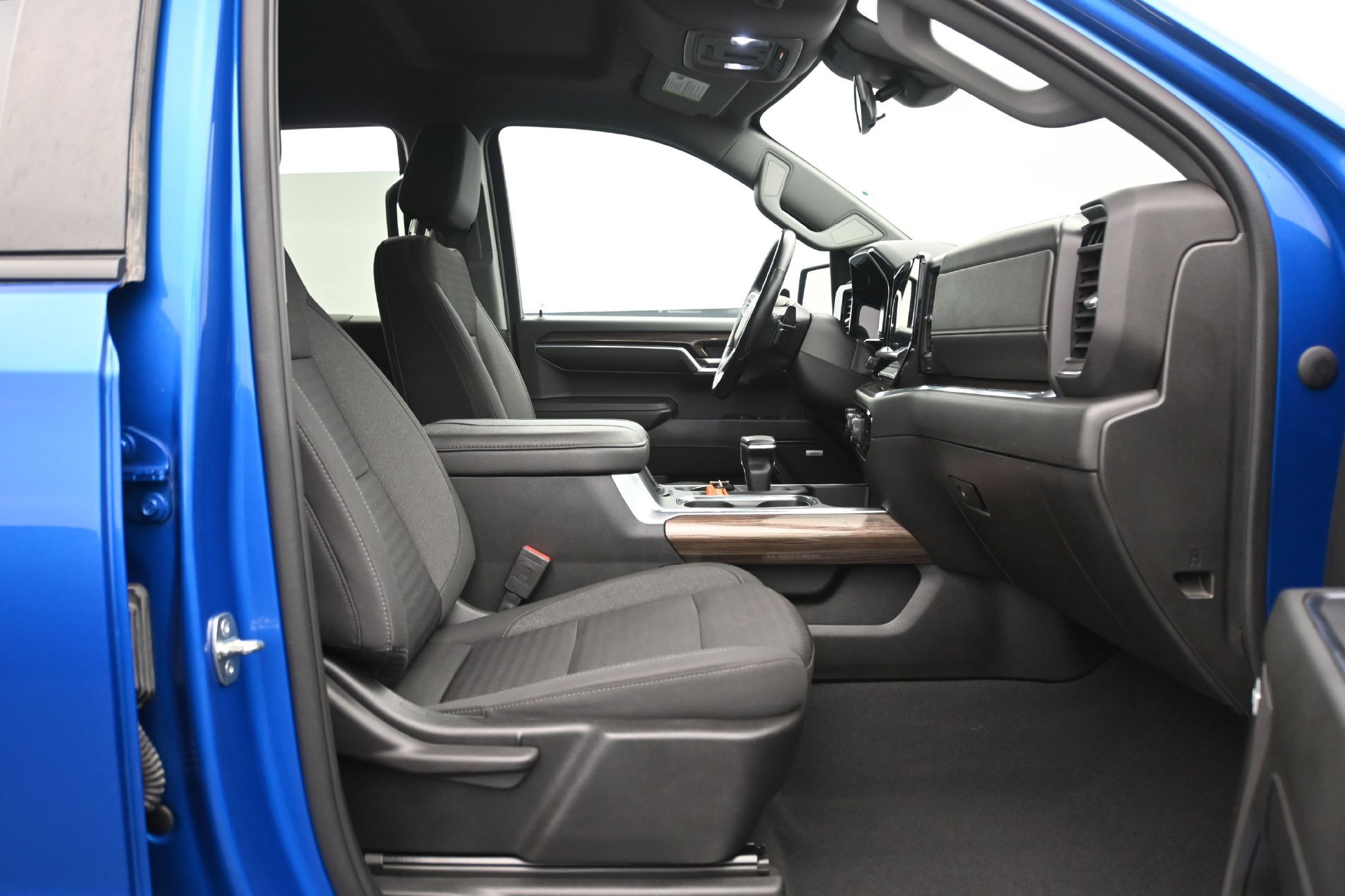 Used 2023 Chevrolet Silverado 1500 RST AWD/4WD image 13