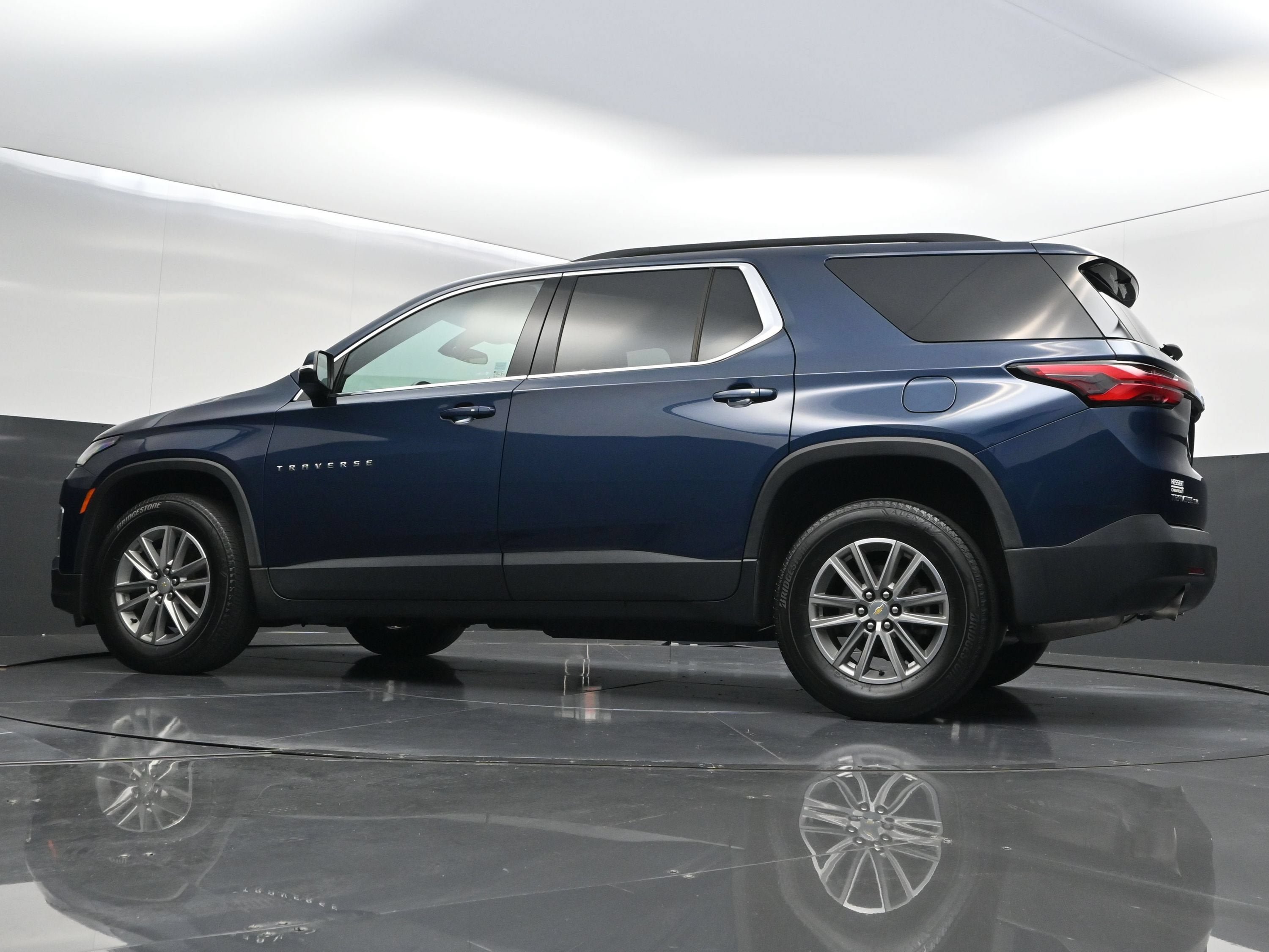 Certified 2023 Chevrolet Traverse LT AWD/4WD image 41