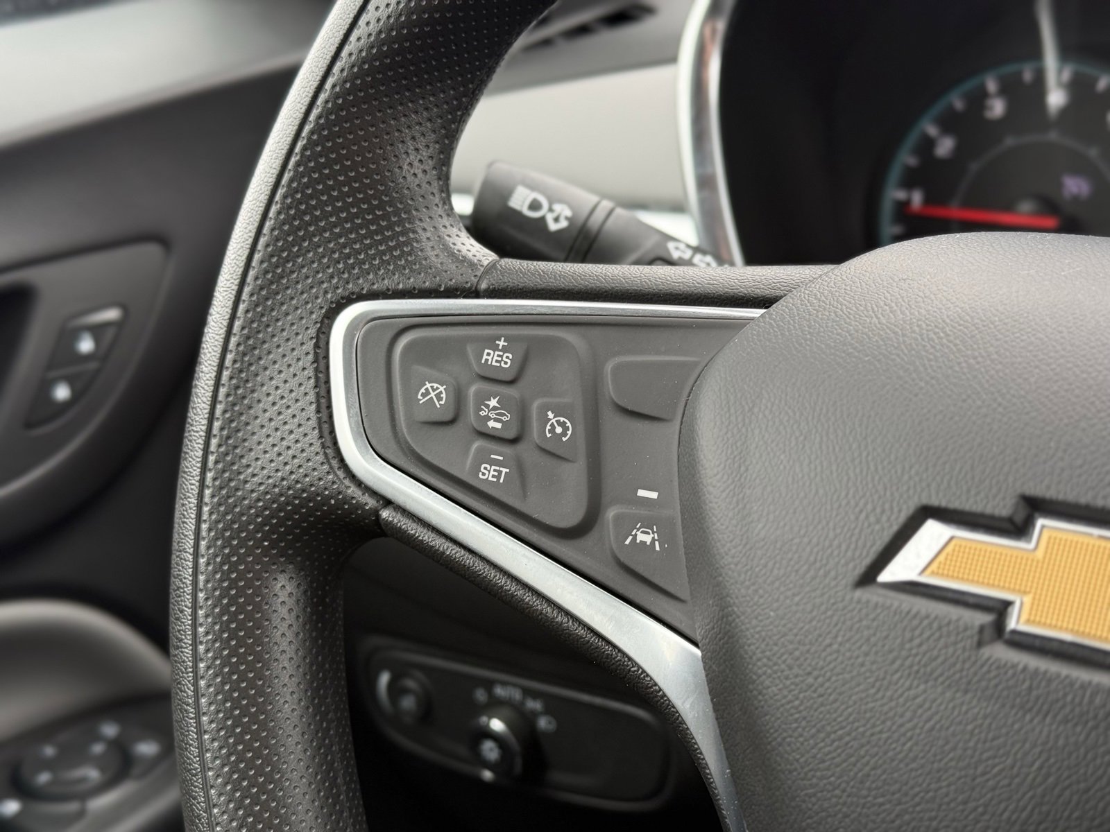 Used 2022 Chevrolet Equinox LS image 25