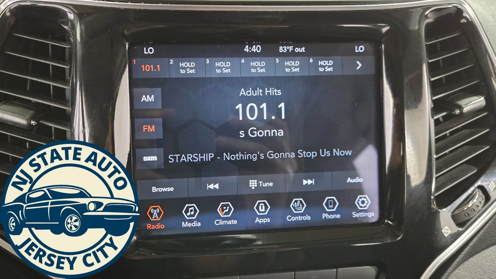 Used 2022 Jeep Cherokee Limited AWD/4WD image 15