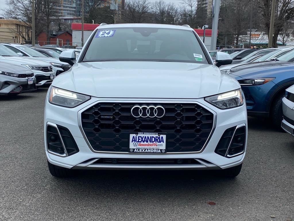 Used 2024 Audi Q5 e Premium Plus w/ Premium Plus Package image 5