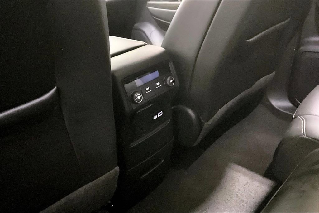 Used 2023 GMC Acadia SLT image 10