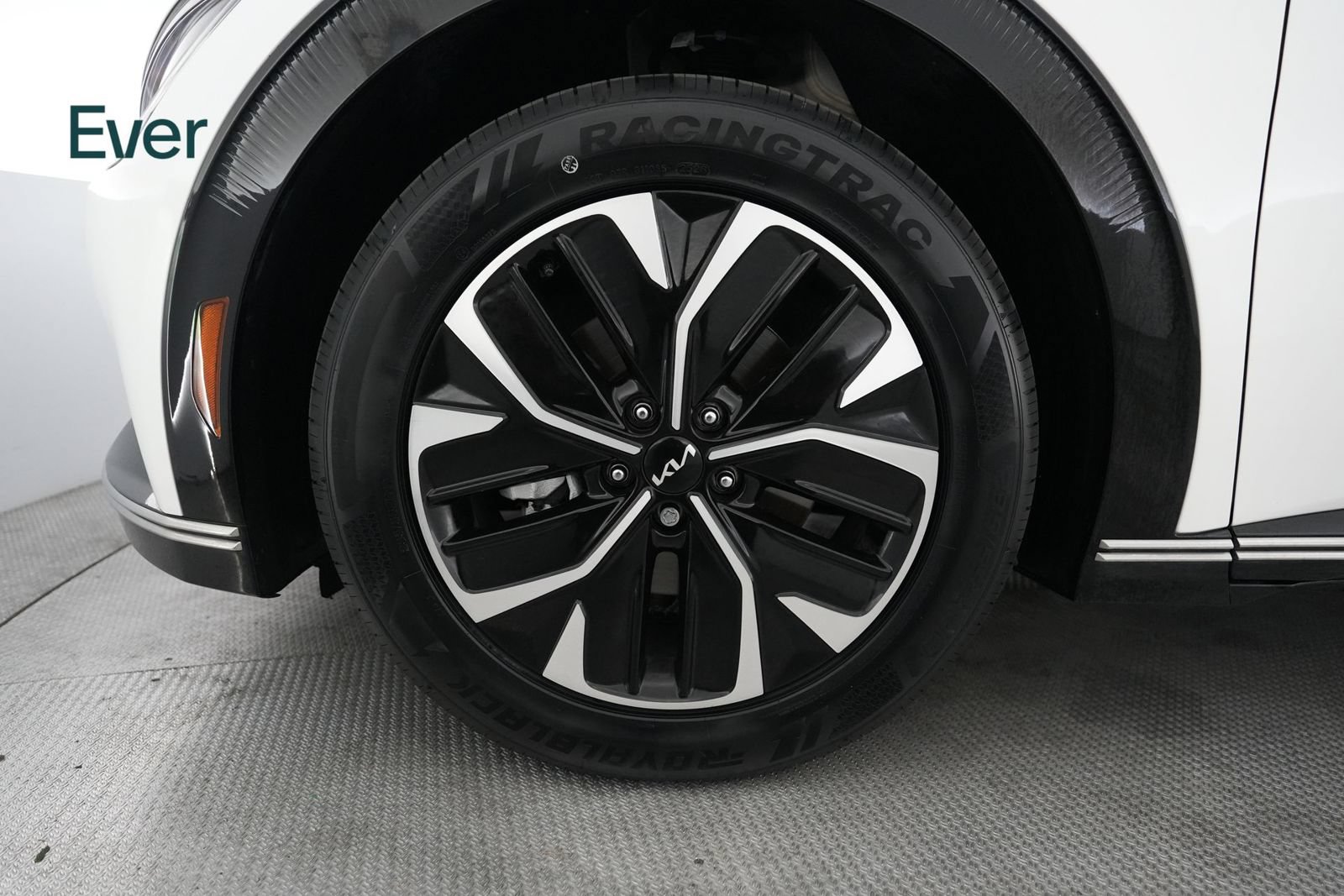 Used 2024 Kia EV6 Wind RWD image 19