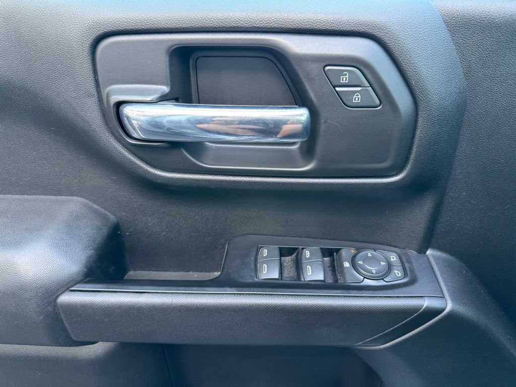 Used 2019 Chevrolet Silverado 1500 Custom w/ Custom Value Package AWD/4WD image 10