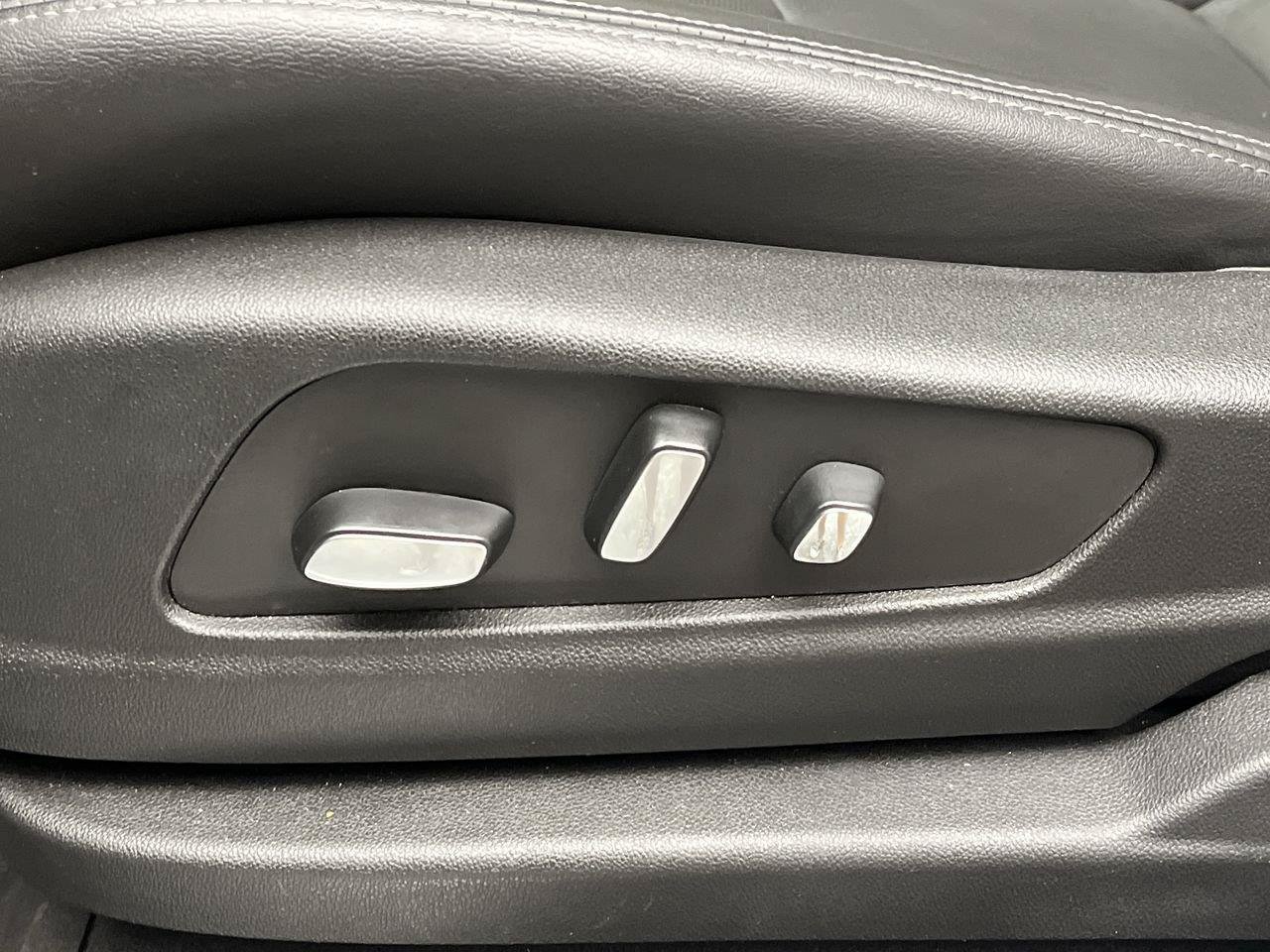Used 2024 Cadillac XT5 Sportv w/ LPO, Floor Liner Package AWD/4WD image 11
