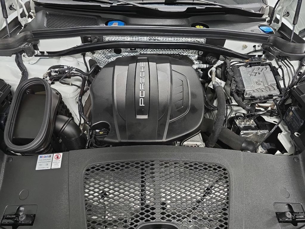 Used 2019 Porsche Macan AWD/4WD image 33