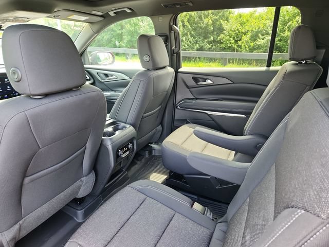 New 2026 Chevrolet Traverse LT w/ Sun and Wheel Package FWD image 16