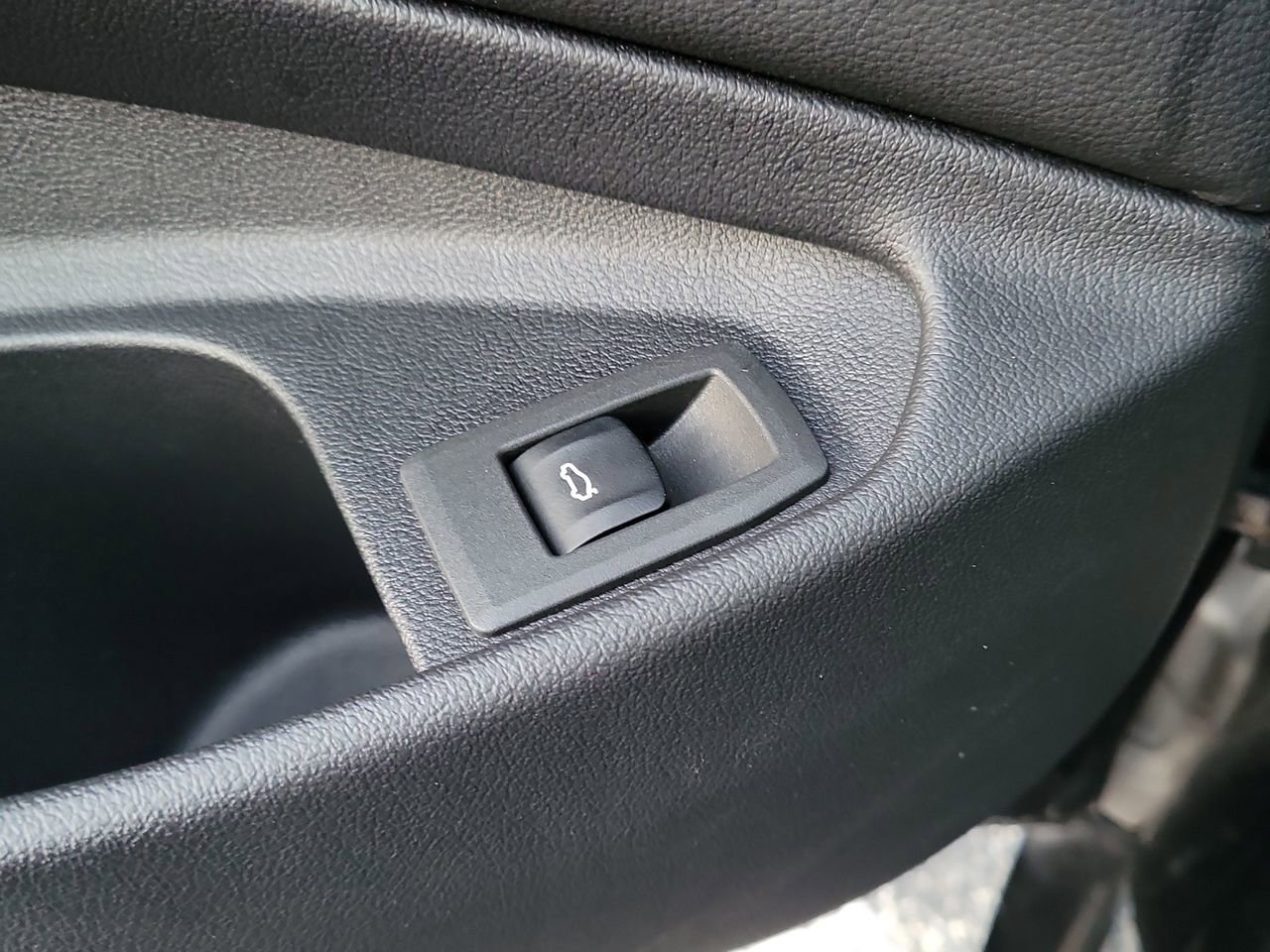 Used 2022 BMW 430i Convertible image 18