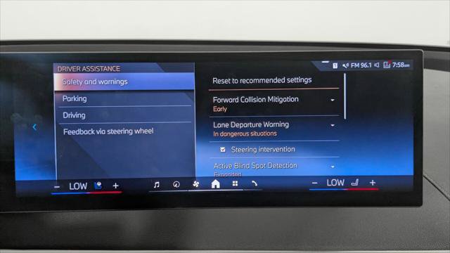 Used 2024 BMW iX xDrive50 w/ Luxury Package AWD/4WD image 32