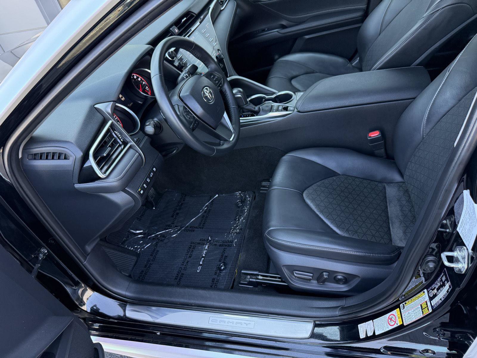 Used 2018 Toyota Camry XSE FWD image 12