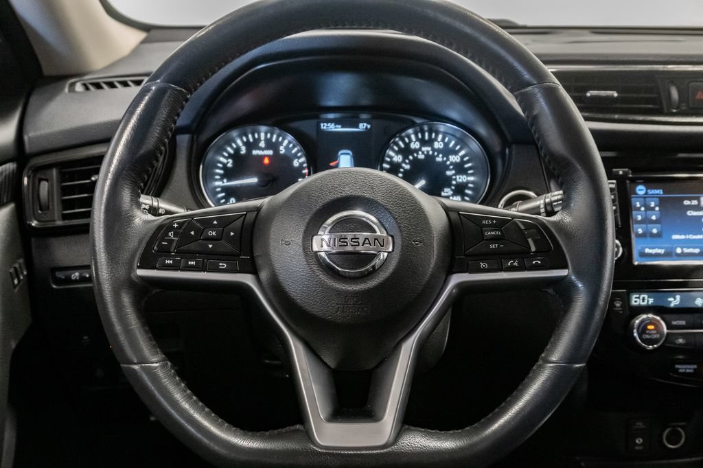 Used 2017 Nissan Rogue SL w/ SL Premium Package AWD/4WD image 14