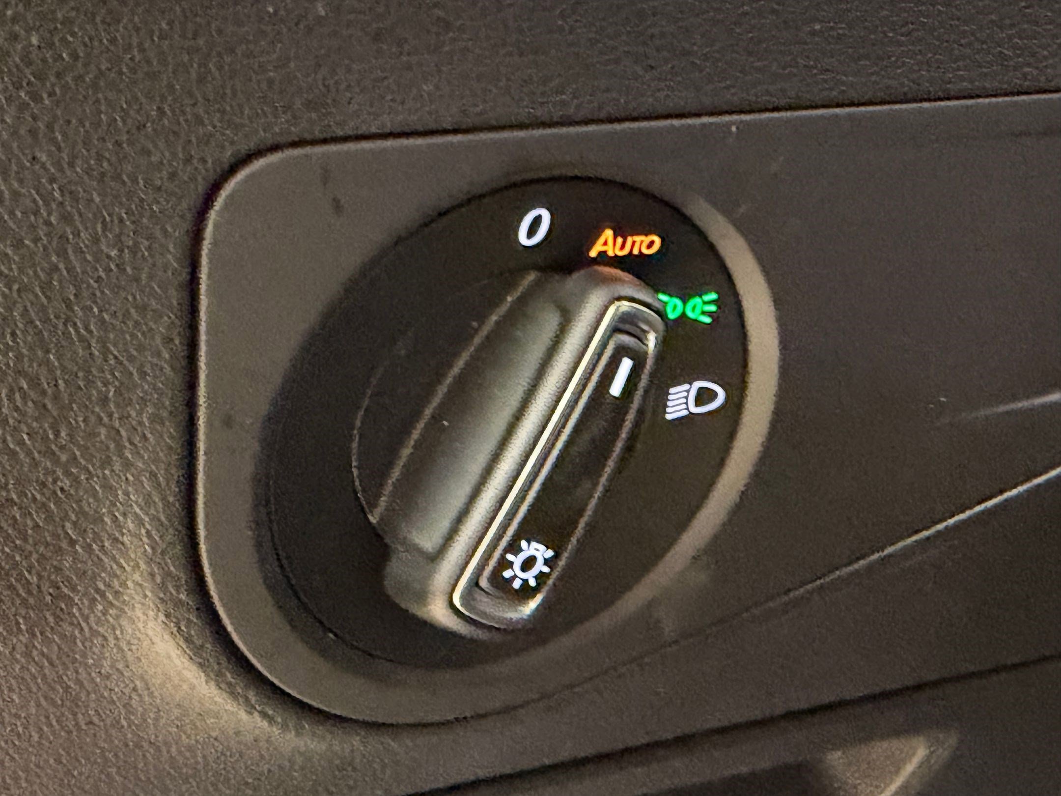 Used 2024 Volkswagen Tiguan Wolfsburg Edition image 18