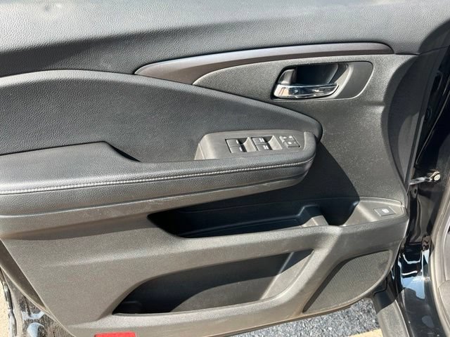 Used 2017 Honda Ridgeline RTL-T image 11
