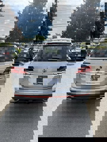 Certified 2022 Volkswagen Atlas SE image 5