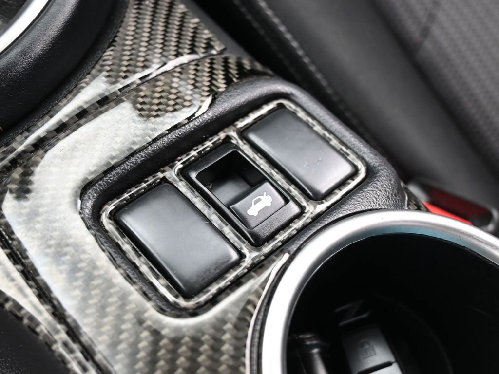 Used 2020 Nissan 370Z w/ Sport Package image 27