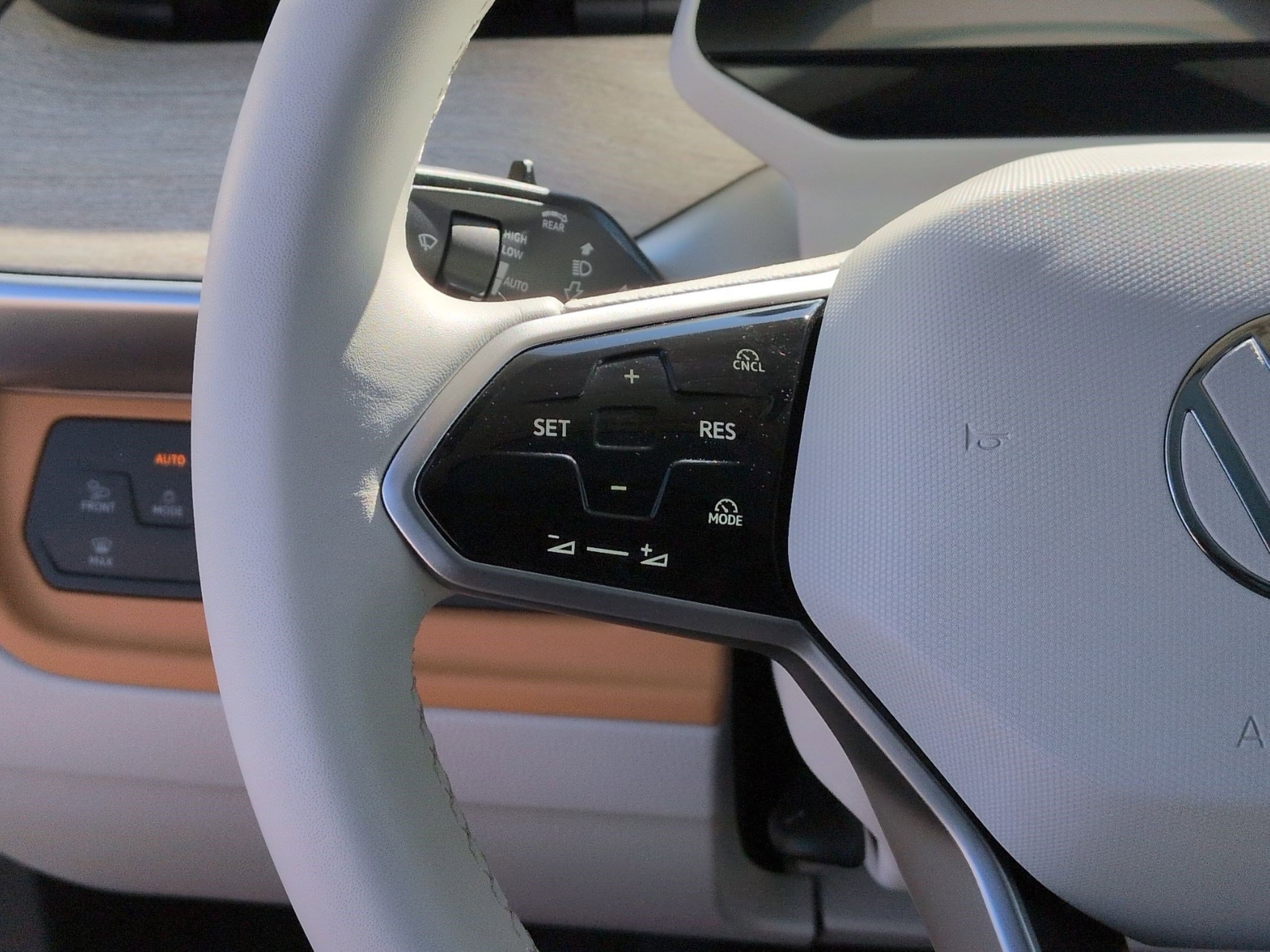 Used 2025 Volkswagen ID. Buzz 1st Edition image 19