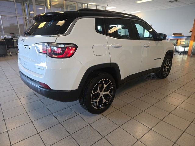 Used 2024 Jeep Compass Limited image 8