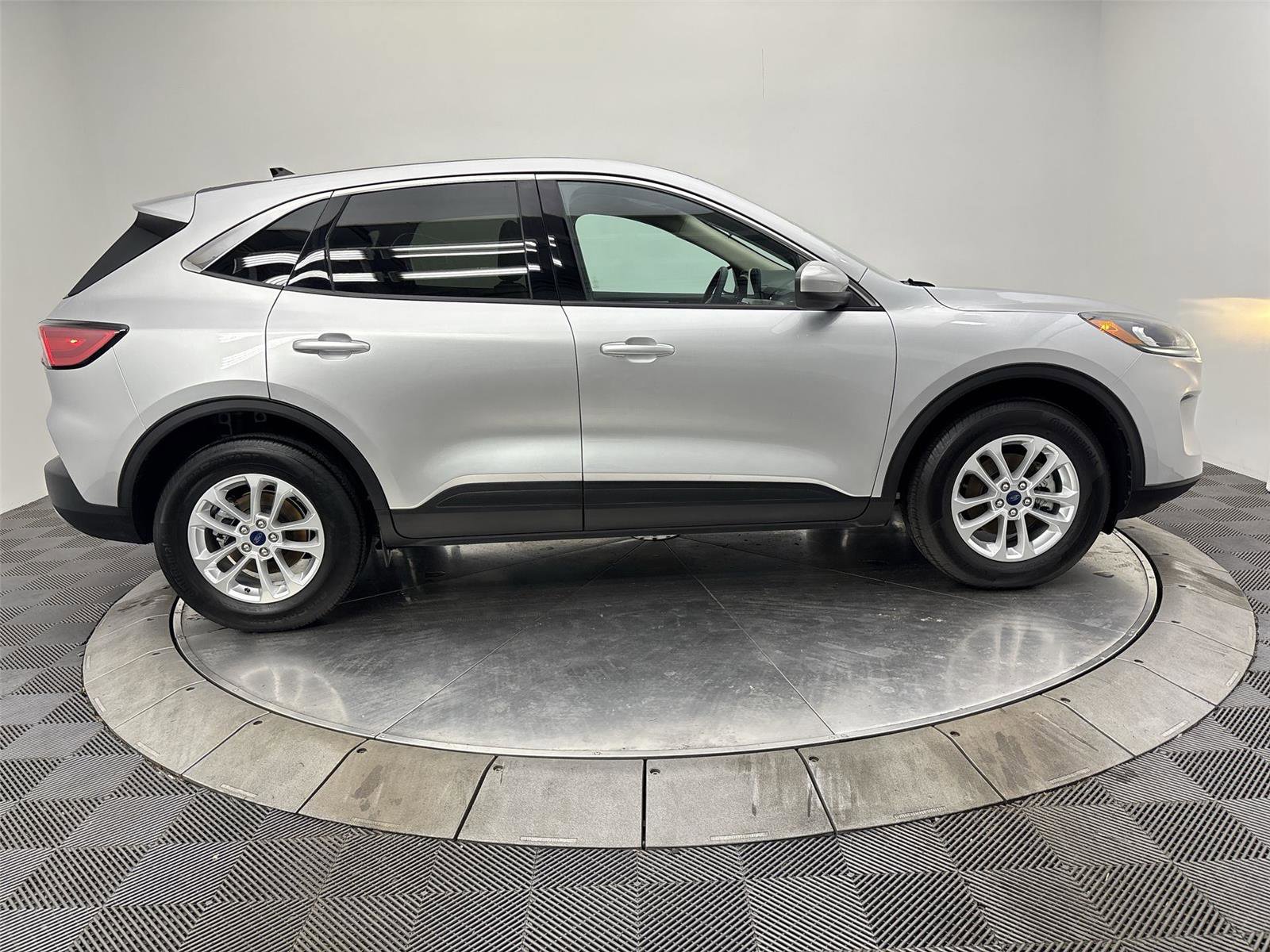 Used 2020 Ford Escape SE AWD/4WD image 17