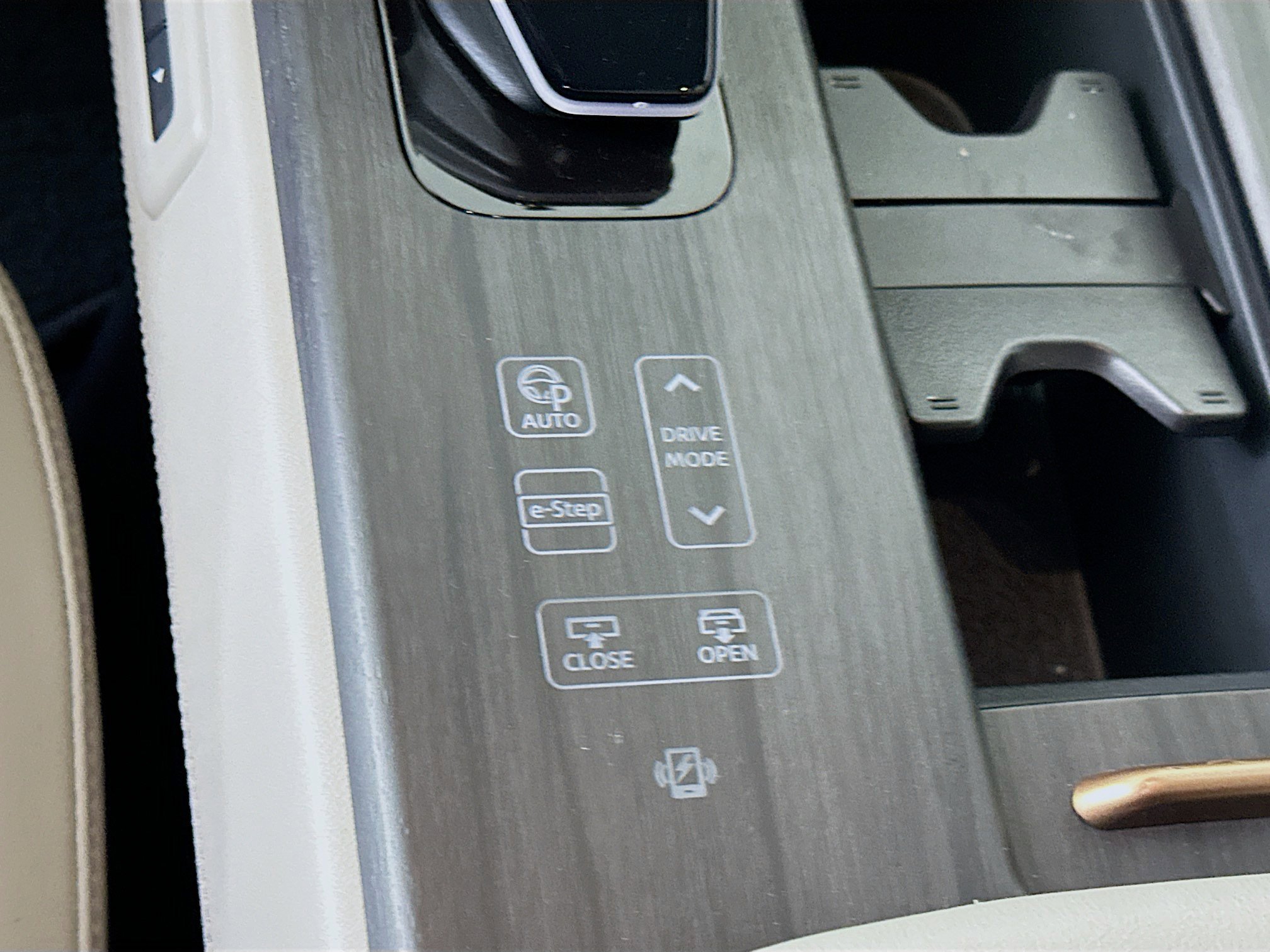 Used 2023 Nissan Ariya FWD image 26