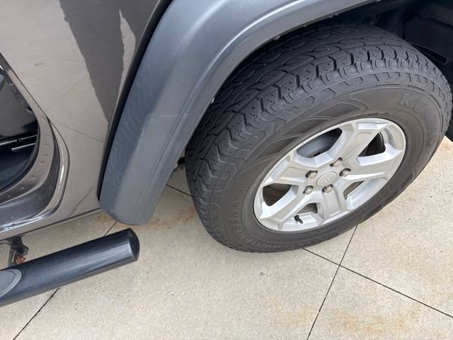 Used 2018 Jeep Wrangler Sport AWD/4WD image 29
