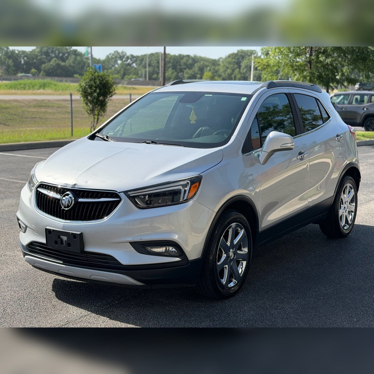 Used 2017 Buick Encore Essence w/ Experience Buick Package FWD image 4