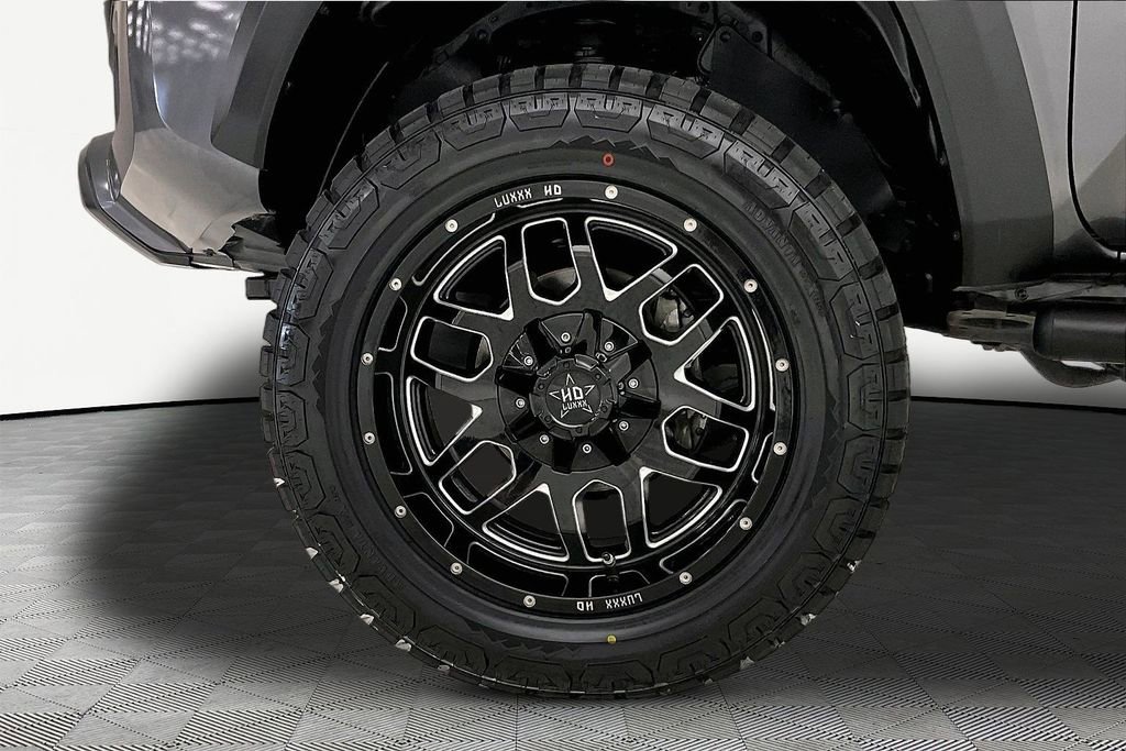 Used 2016 Toyota Tacoma TRD Off-Road w/ Premium & Technology Package image 26