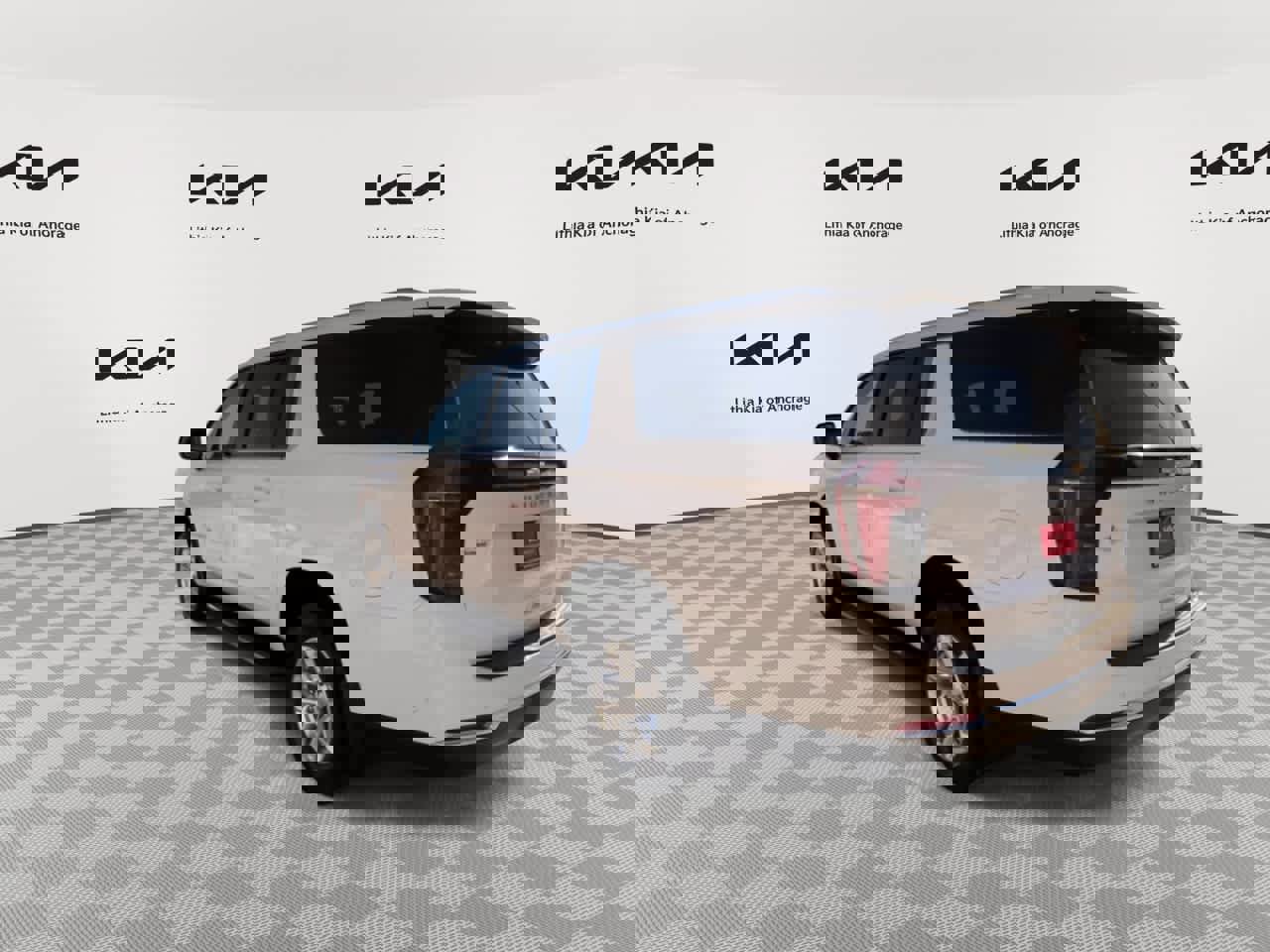 Used 2025 Chevrolet Suburban LS w/ Max Trailering Package image 7