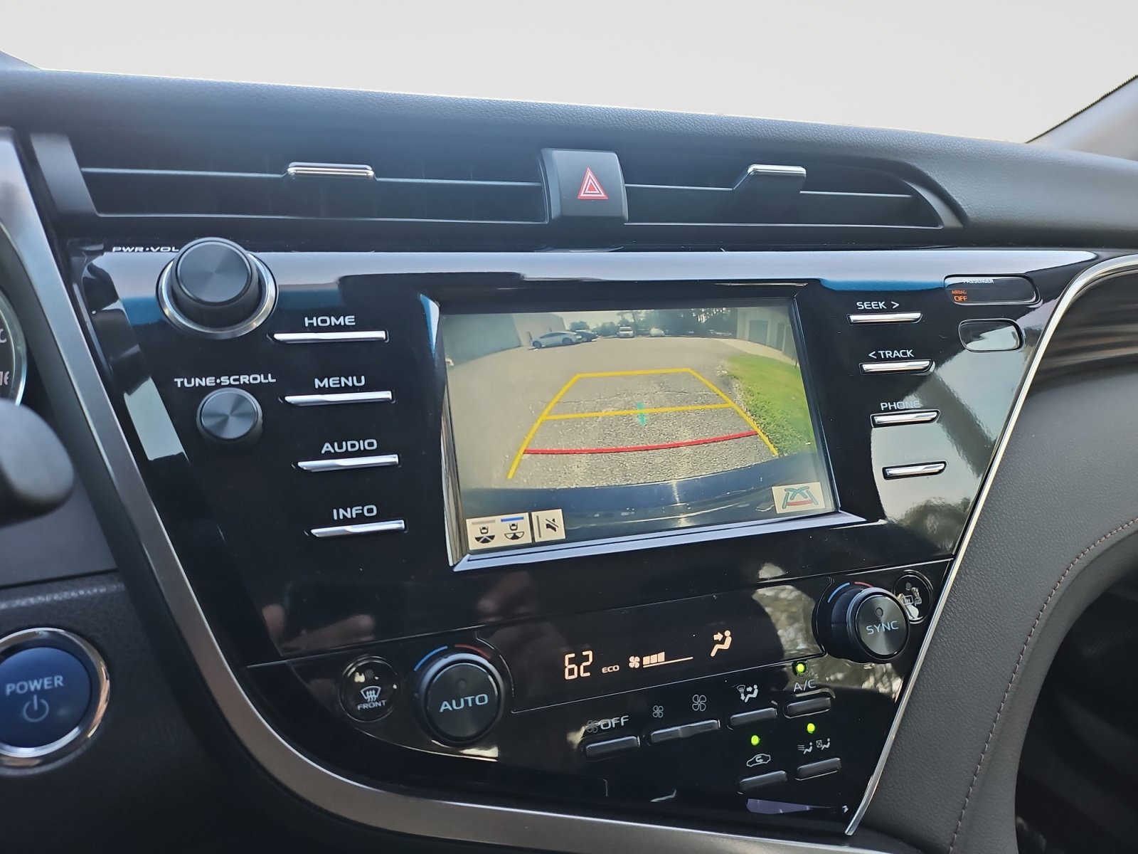 Used 2018 Toyota Camry XLE FWD image 26