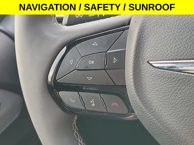 Used 2025 Chrysler Pacifica Limited FWD image 16