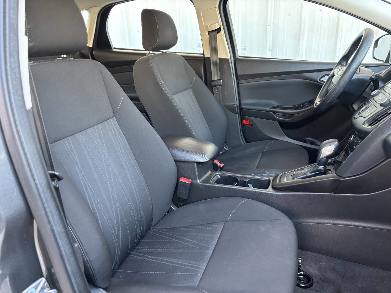 Used 2018 Ford Focus SE image 15