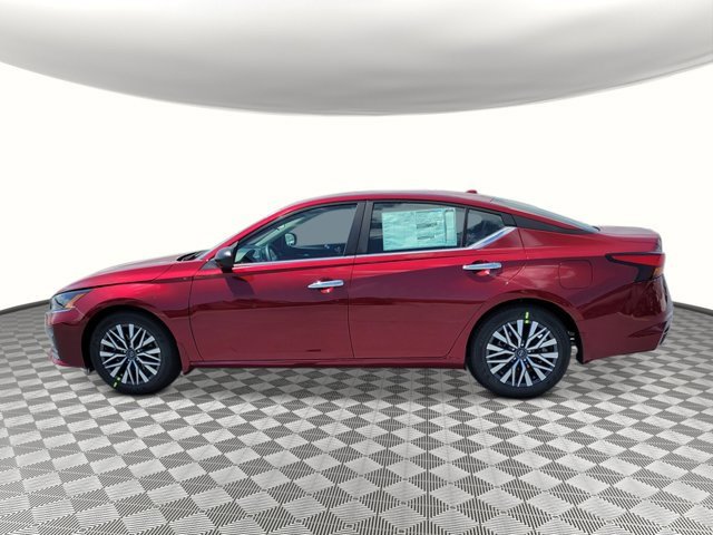 New 2025 Nissan Altima 2.5 SV image 2