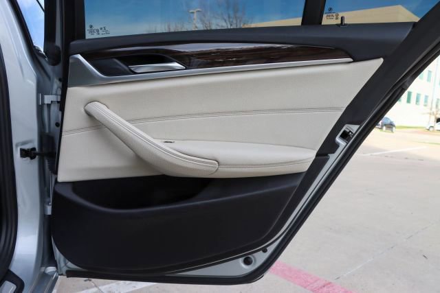 Used 2017 BMW 540i xDrive image 11