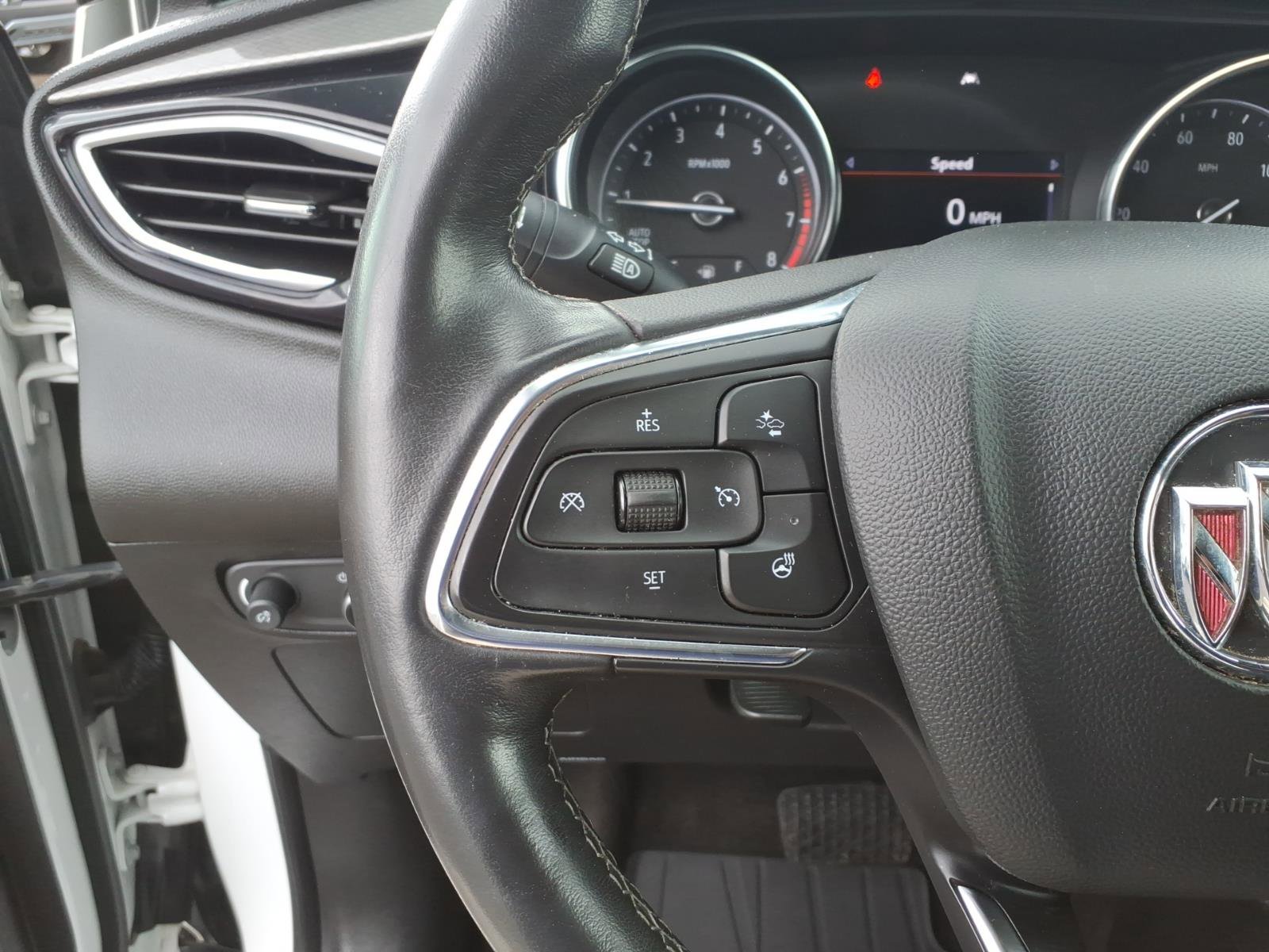 Used 2020 Buick Encore GX Essence image 11