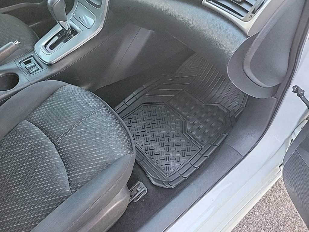 Used 2015 Nissan Sentra SR FWD image 40