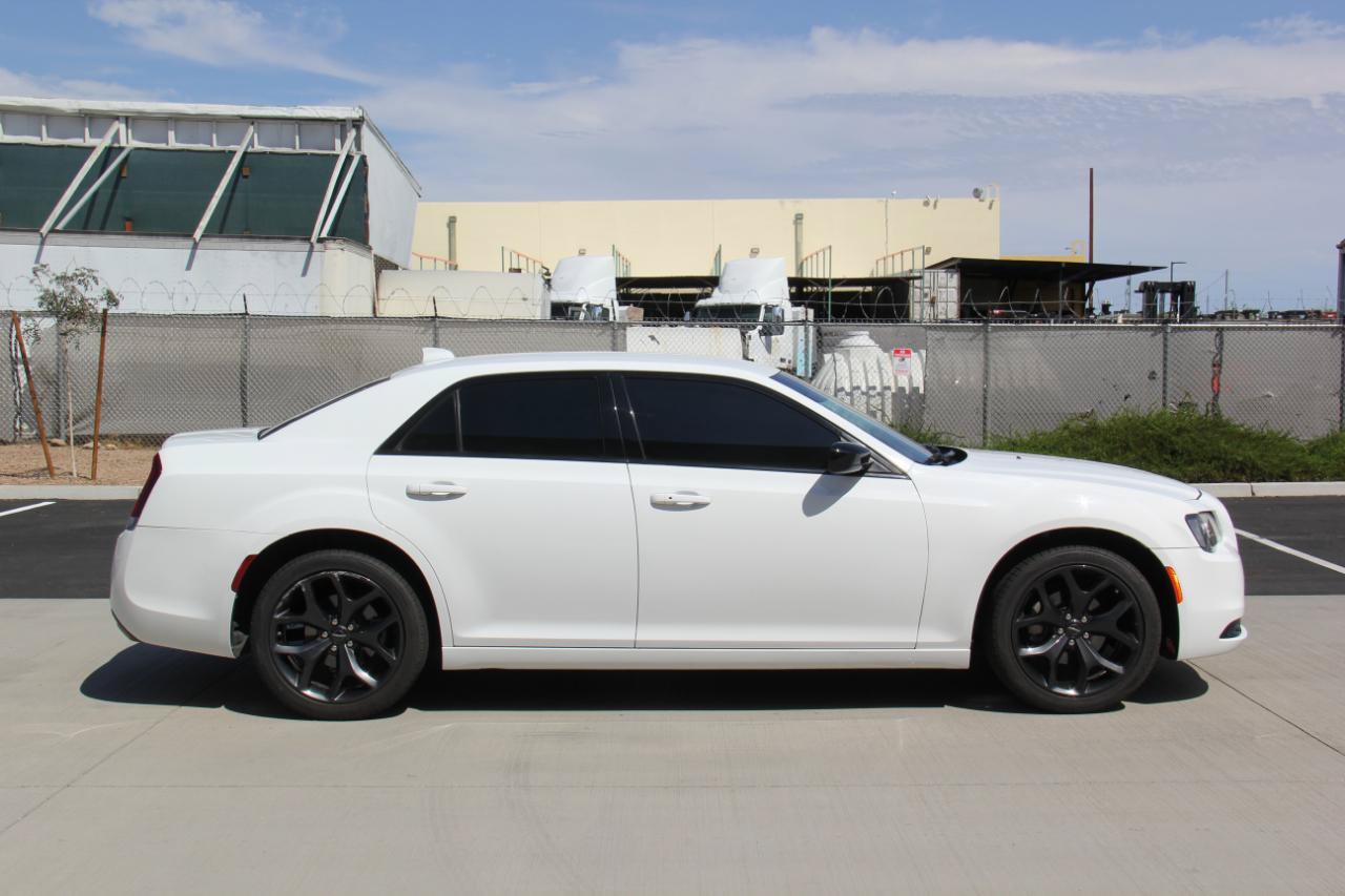 Used 2023 Chrysler 300 Touring w/ Sport Appearance Package RWD image 4