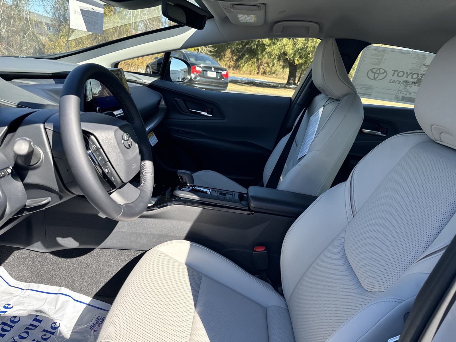 New 2024 Toyota Prius XLE FWD image 13