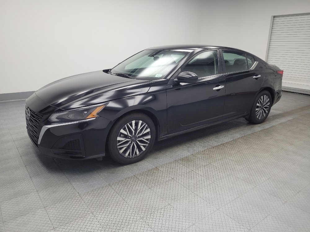 Used 2023 Nissan Altima 2.5 SV image 2
