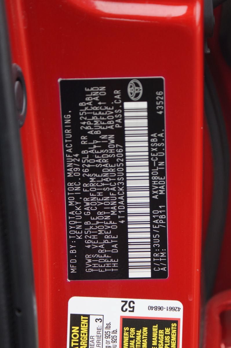 Used 2025 Toyota Camry SE FWD image 25