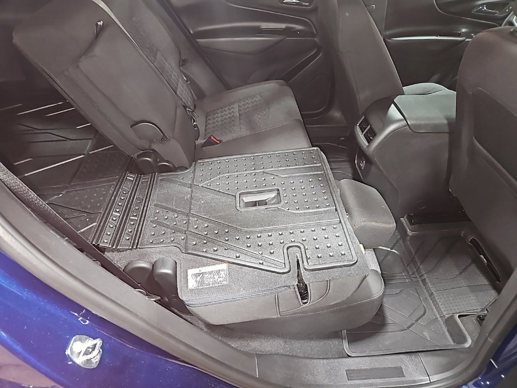 Used 2023 Chevrolet Equinox LT image 30