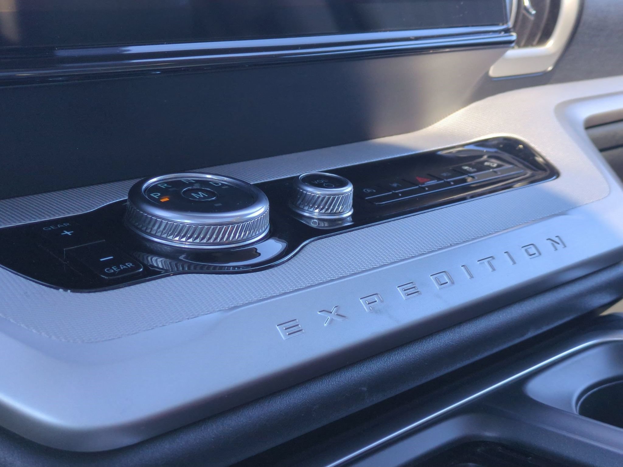 Certified 2025 Ford Expedition Active AWD/4WD image 18