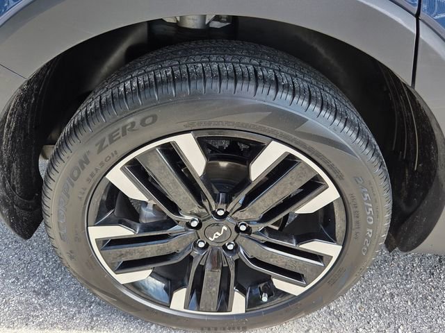 Used 2025 Kia Telluride SX w/ SX Captain's Chair Package FWD image 20