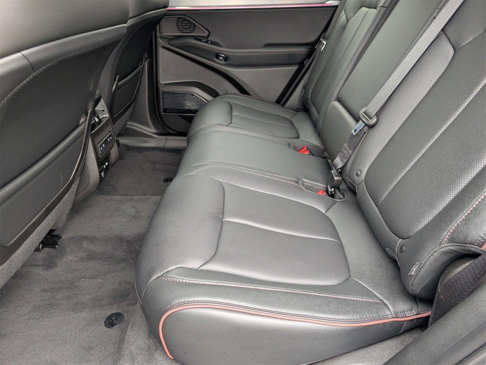 Used 2024 Jeep Wagoneer Launch Edition image 16