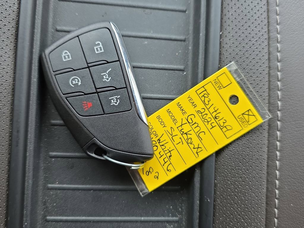 Used 2024 GMC Yukon XL SLT w/ SLT Luxury Package AWD/4WD image 23