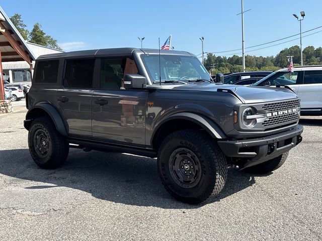 Used 2025 Ford Bronco Badlands image 3