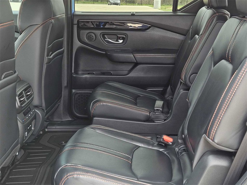 New 2025 Honda Pilot TrailSport image 16