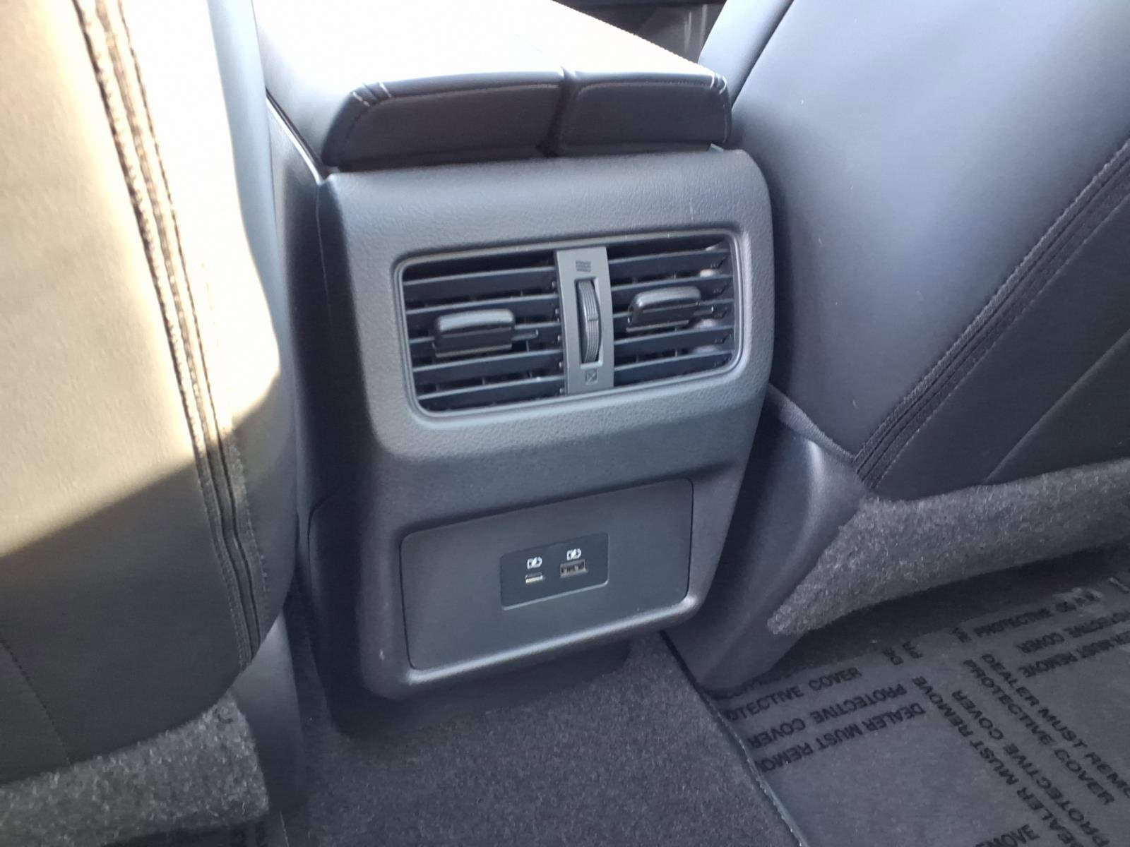 Used 2023 Nissan Rogue SV w/ SV Premium B Package image 7