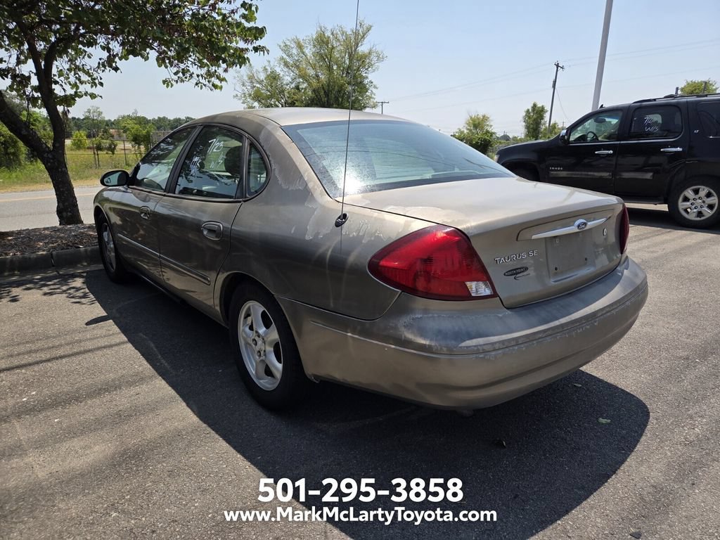 Used 2003 Ford Taurus SE FWD image 4