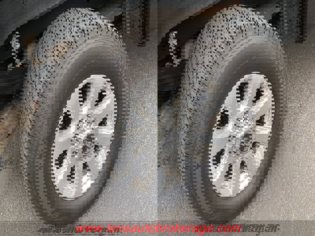 Used 2017 Ford F250 Platinum w/ FX4 Off-Road Package image 27